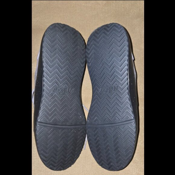 Brand new, Snibbs space cloud premium, fog color, size 11 in womens - Picture 3 of 5